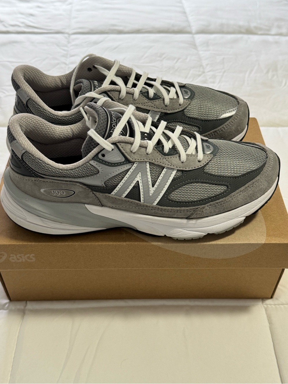 New Balance Made in USA 990v6 grey with white